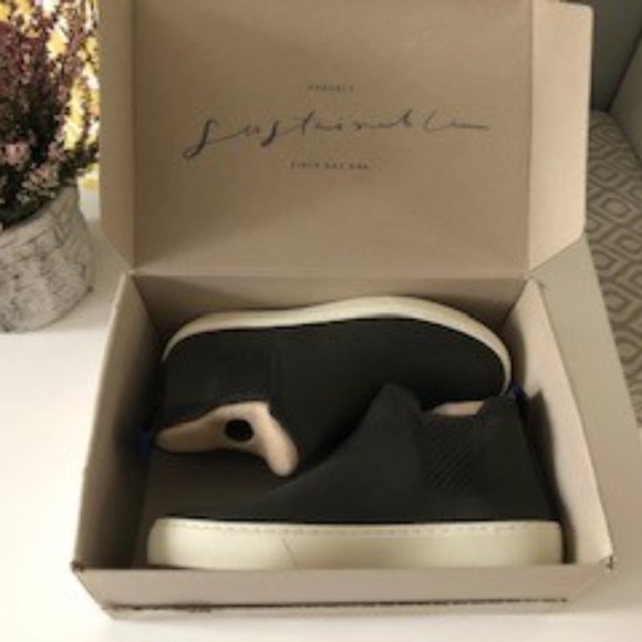 Rothys Chelsea Boot NWT/Green - Picture 7 of 7